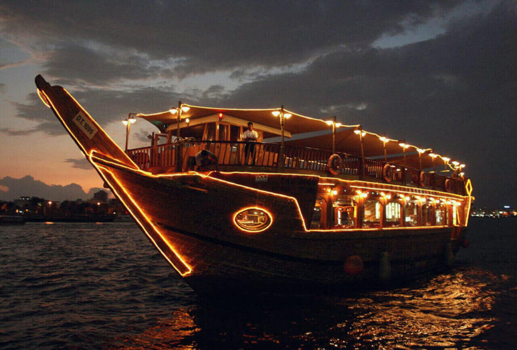 dhow-cruise-dinner-dubai